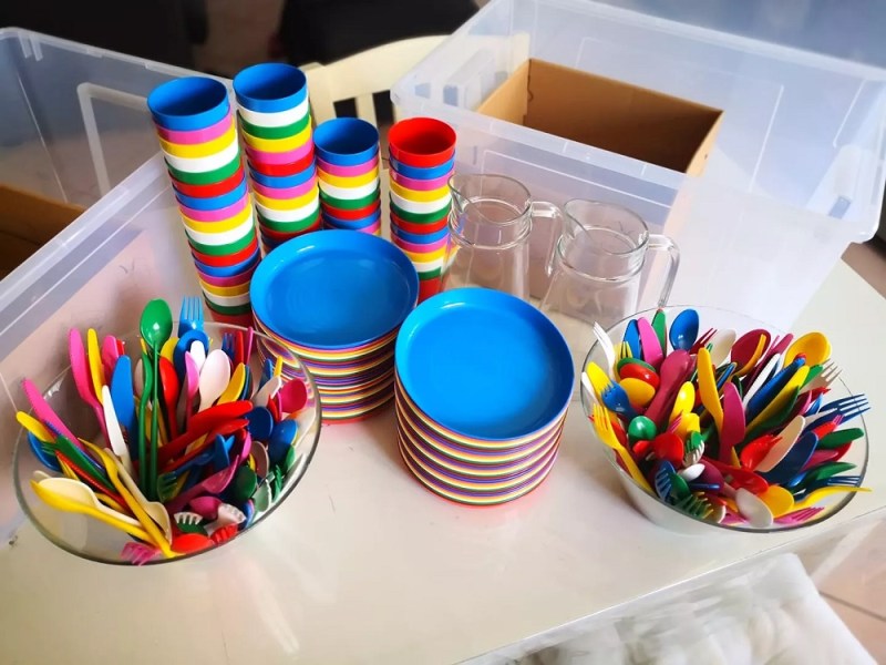 Feste a basso impatto ambientale? Il Tavolo per il Clima di Luino dà il via alla&nbsp;“stoviglioteca”